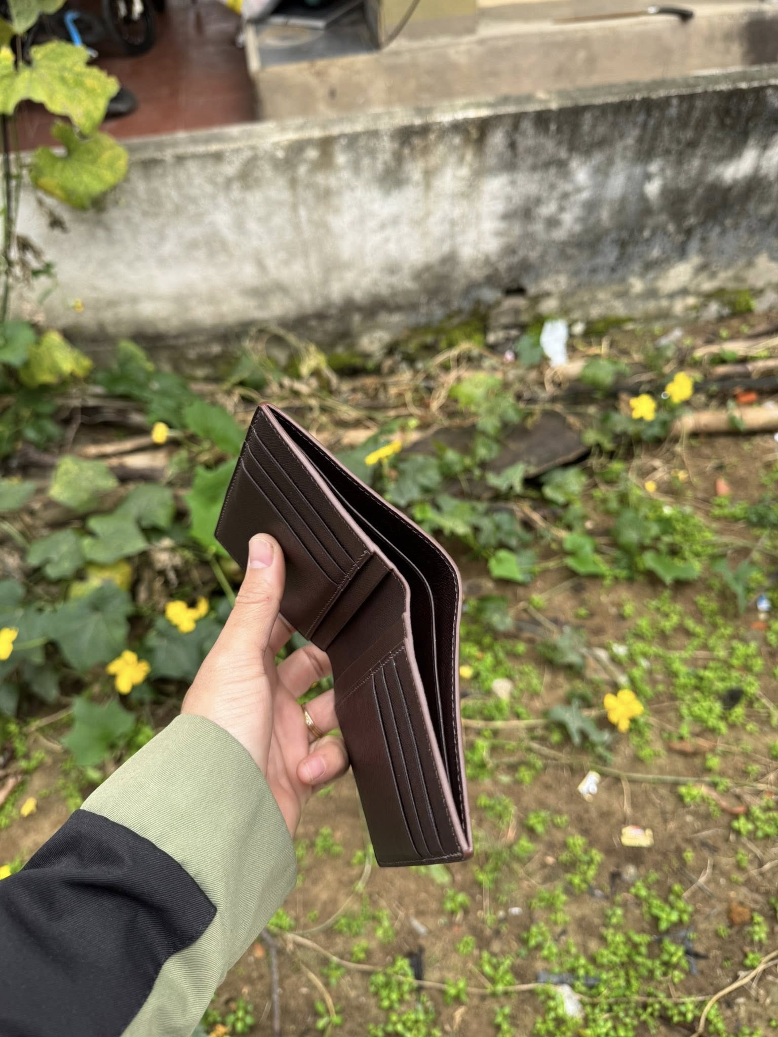 Ví ngang cá sấu mở ngăn thẻ
